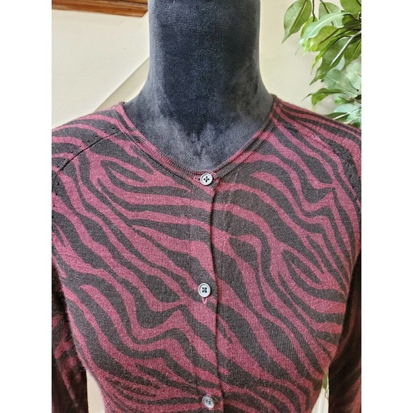 Women's Black & Maroon Long Sleeve Buttons Front Casual Cardigan Sweater - Picture 2 of 10